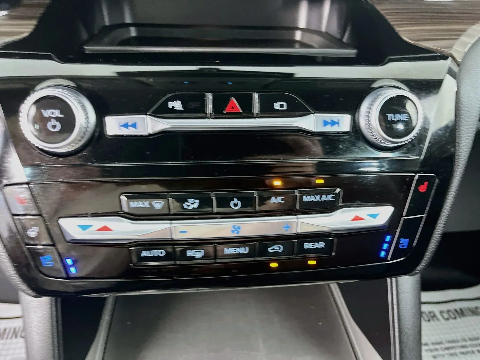 Ford Explorer photo 22
