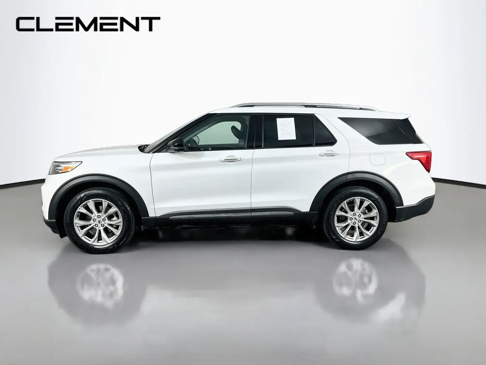 Ford Explorer photo 5