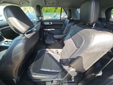 More photos of 2023 Ford Explorer Limited at Clement Pre-Owned, MO
