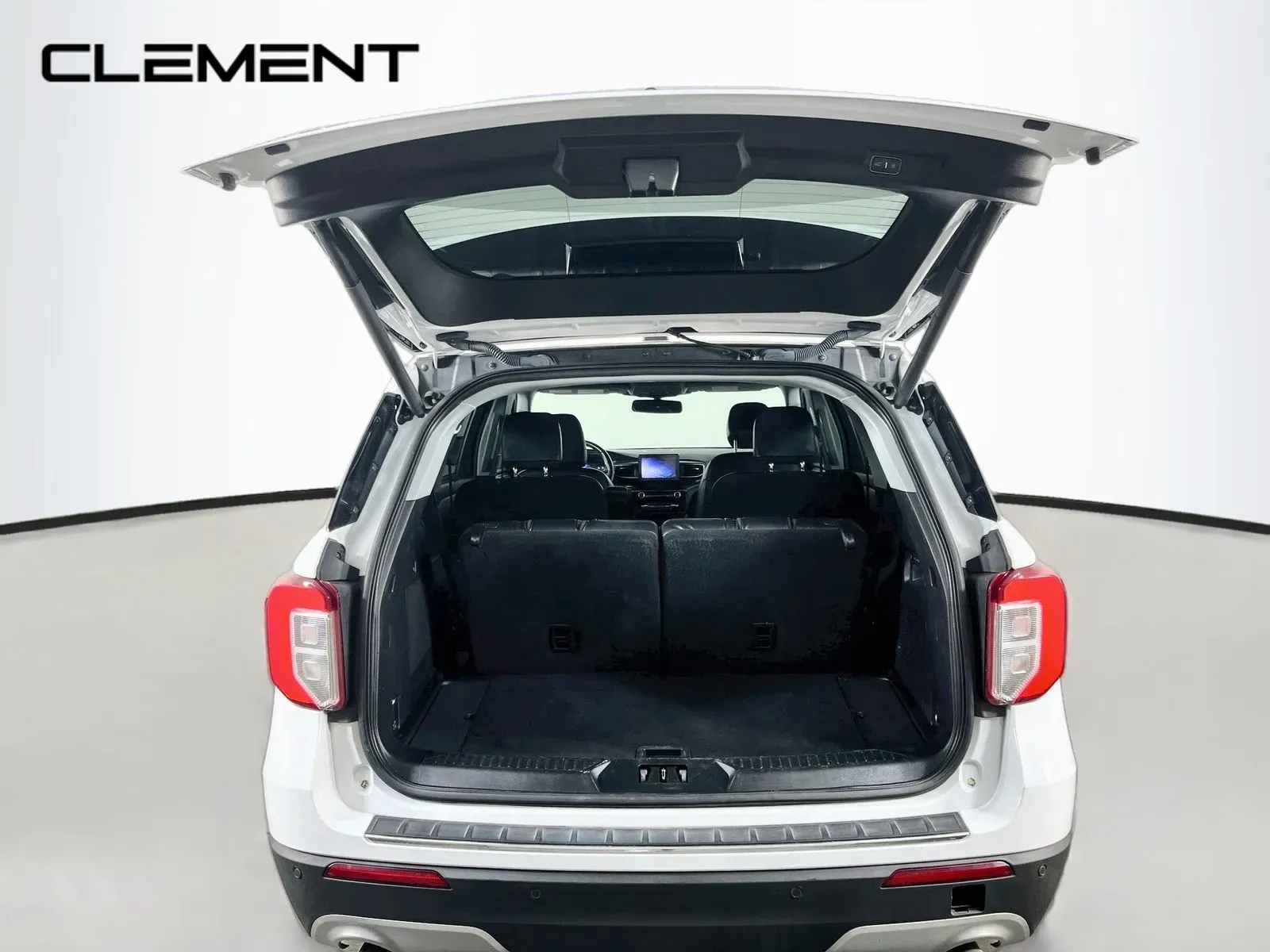 Ford Explorer photo 10