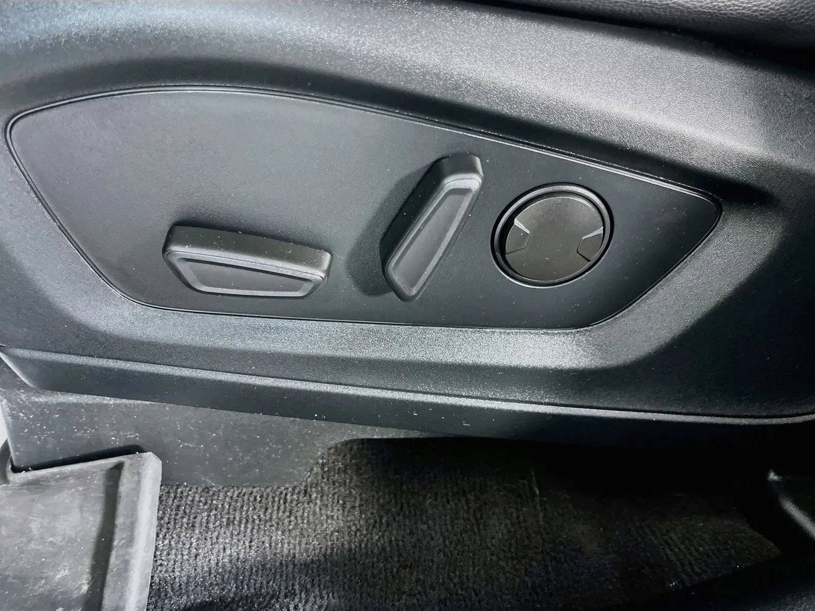 Ford Explorer photo 28