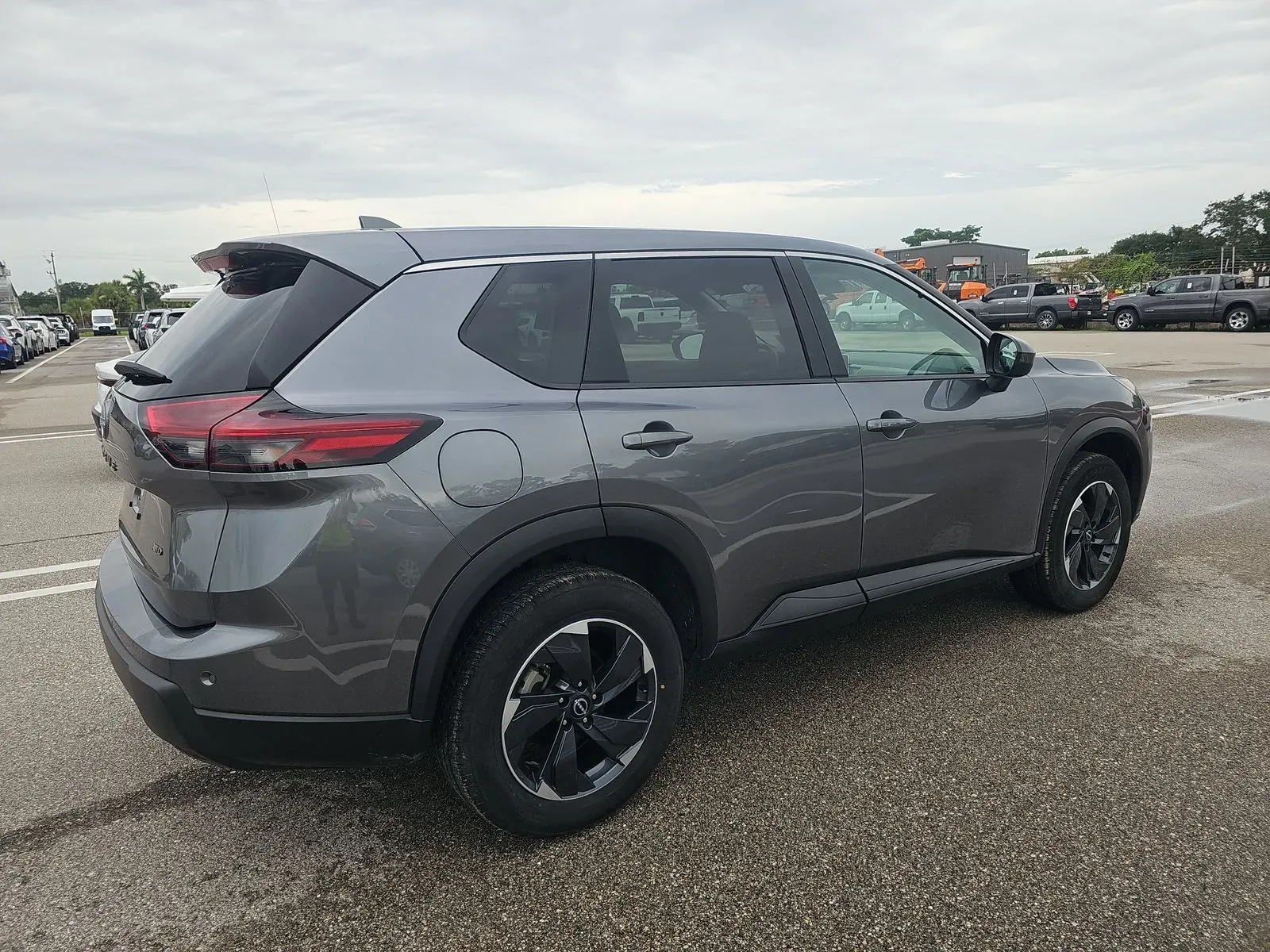 2025 Nissan Rogue SV - Photo 6