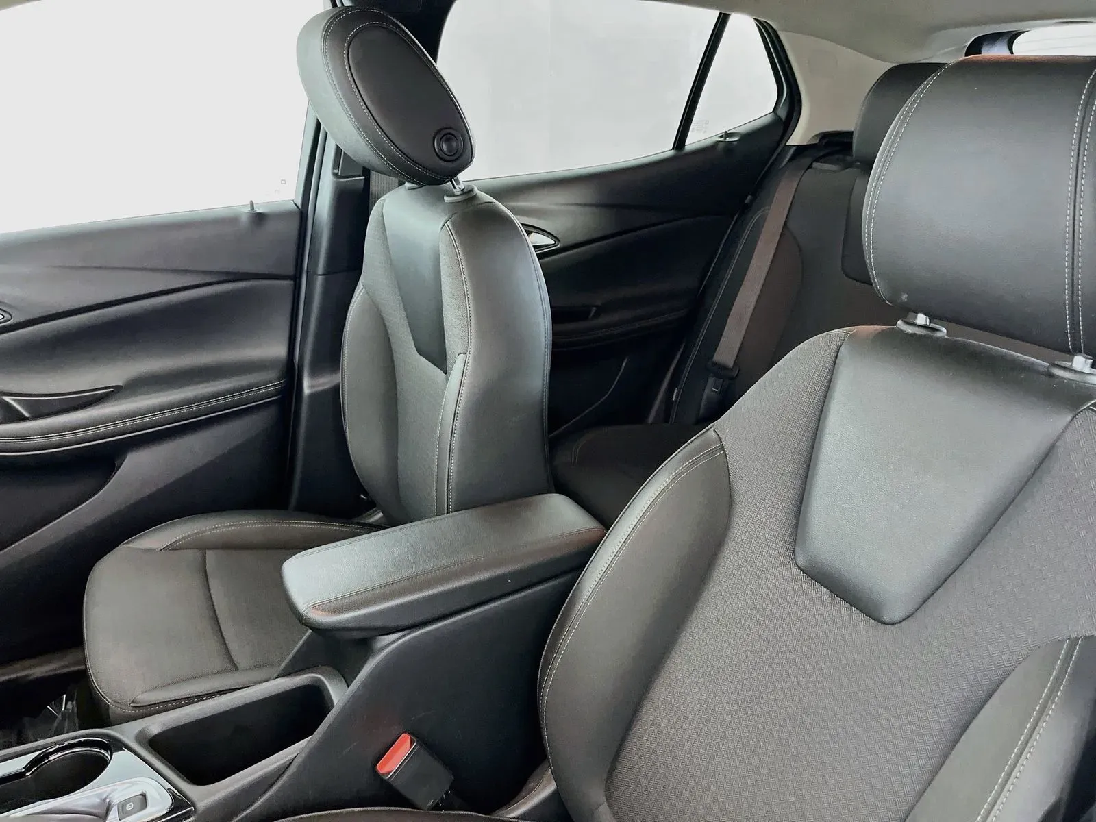 Buick Encore GX photo 27