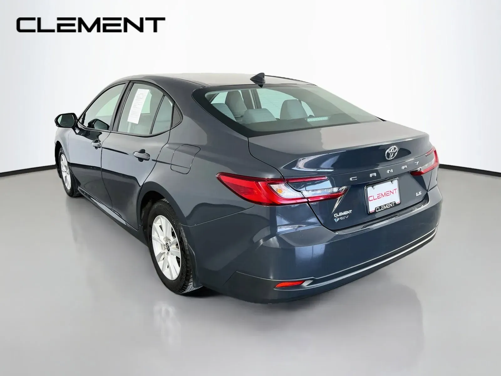 Toyota Camry photo 9