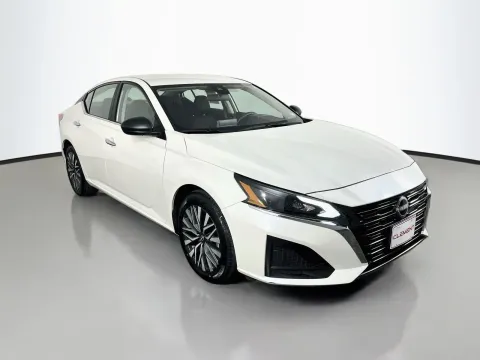 Another view of 2025 Nissan Altima 2.5 SV for sale in Florissant, MO at Clement Pre-Owned