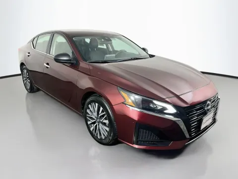 Another view of 2025 Nissan Altima 2.5 SV for sale in Florissant, MO at Clement Pre-Owned