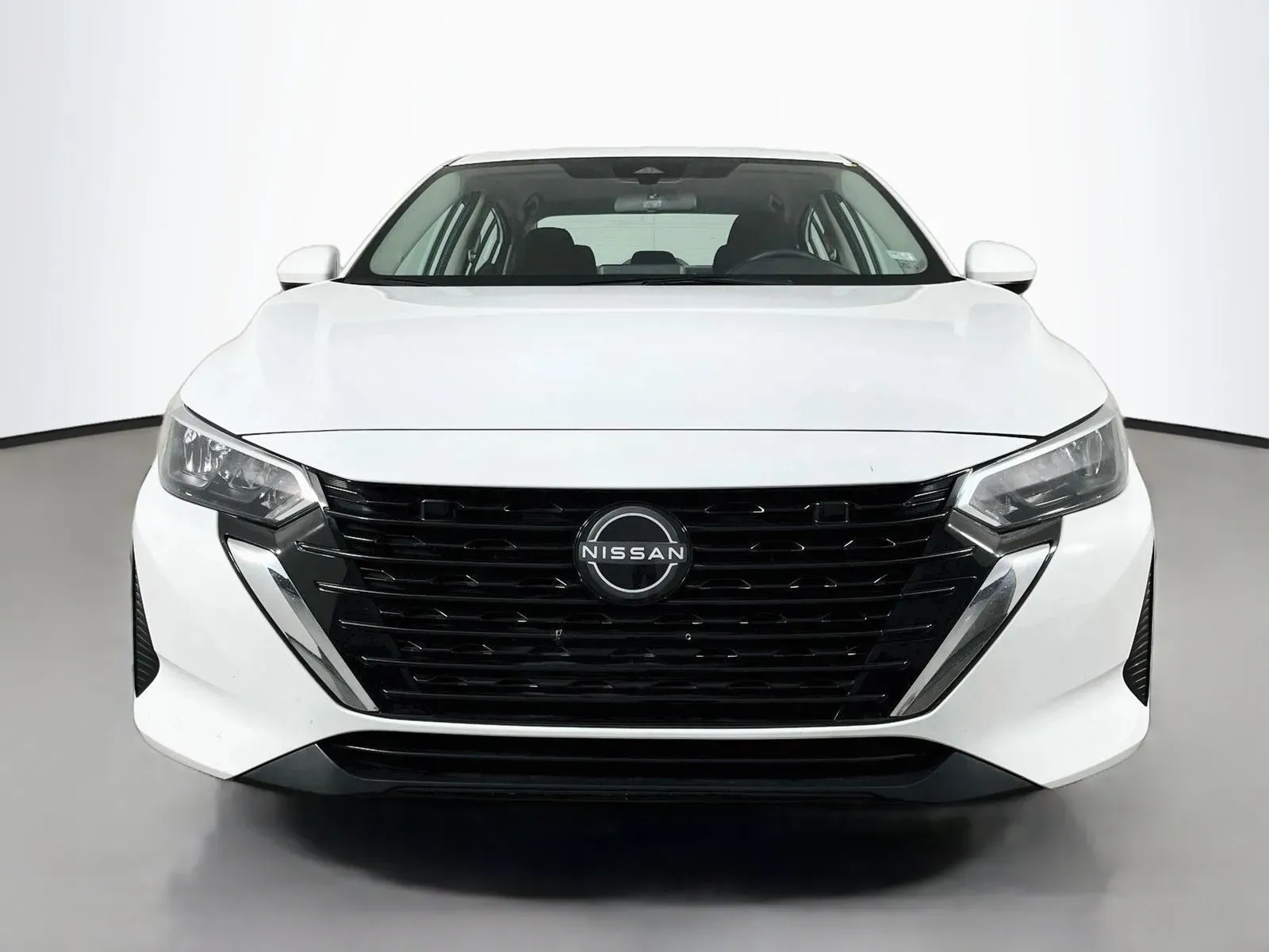 Nissan Sentra photo 2