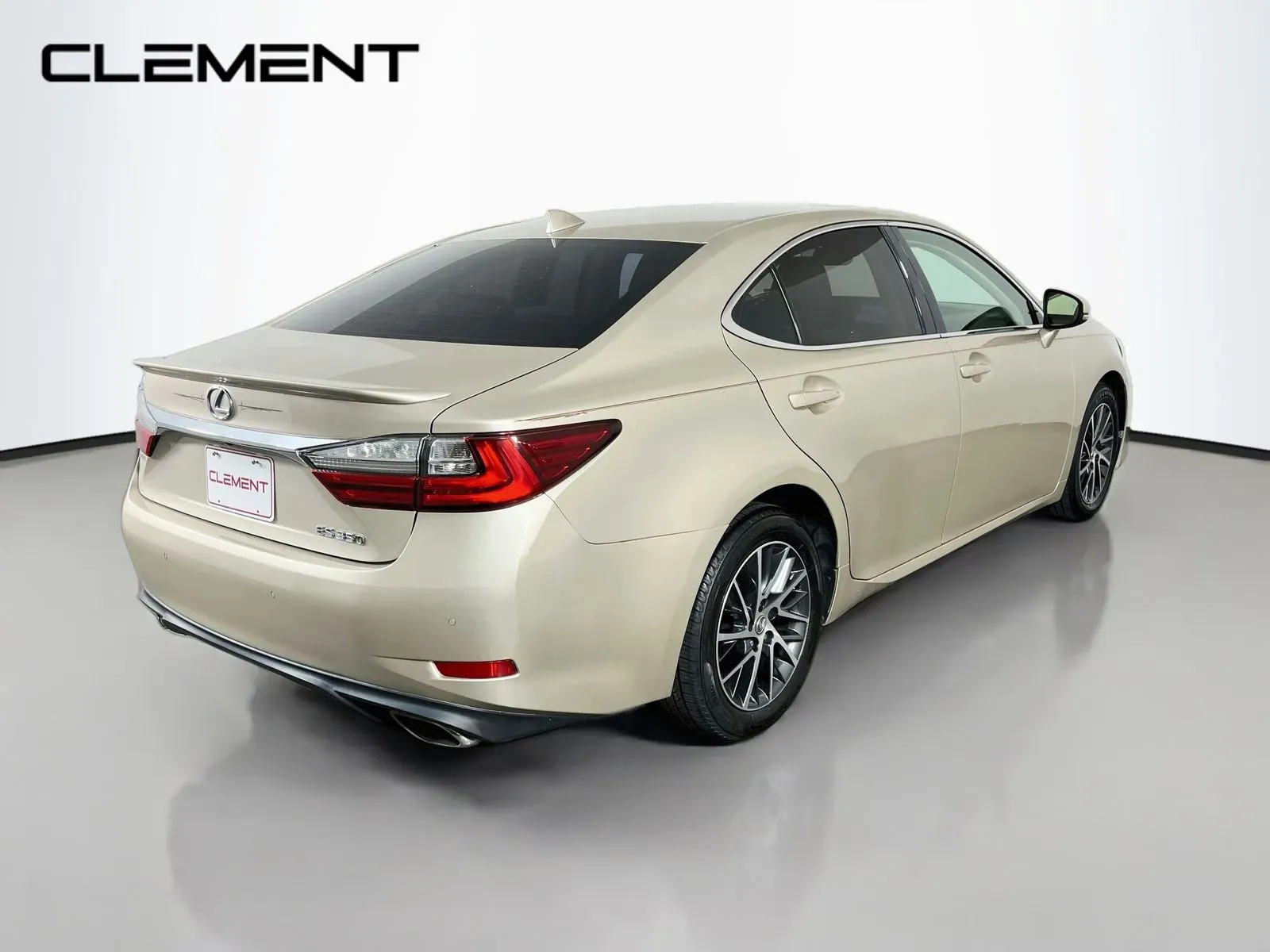 Lexus ES photo 7