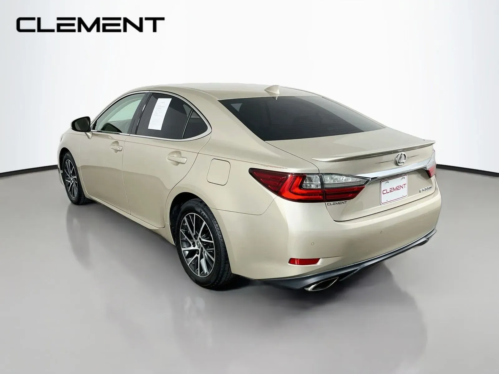 Lexus ES photo 9