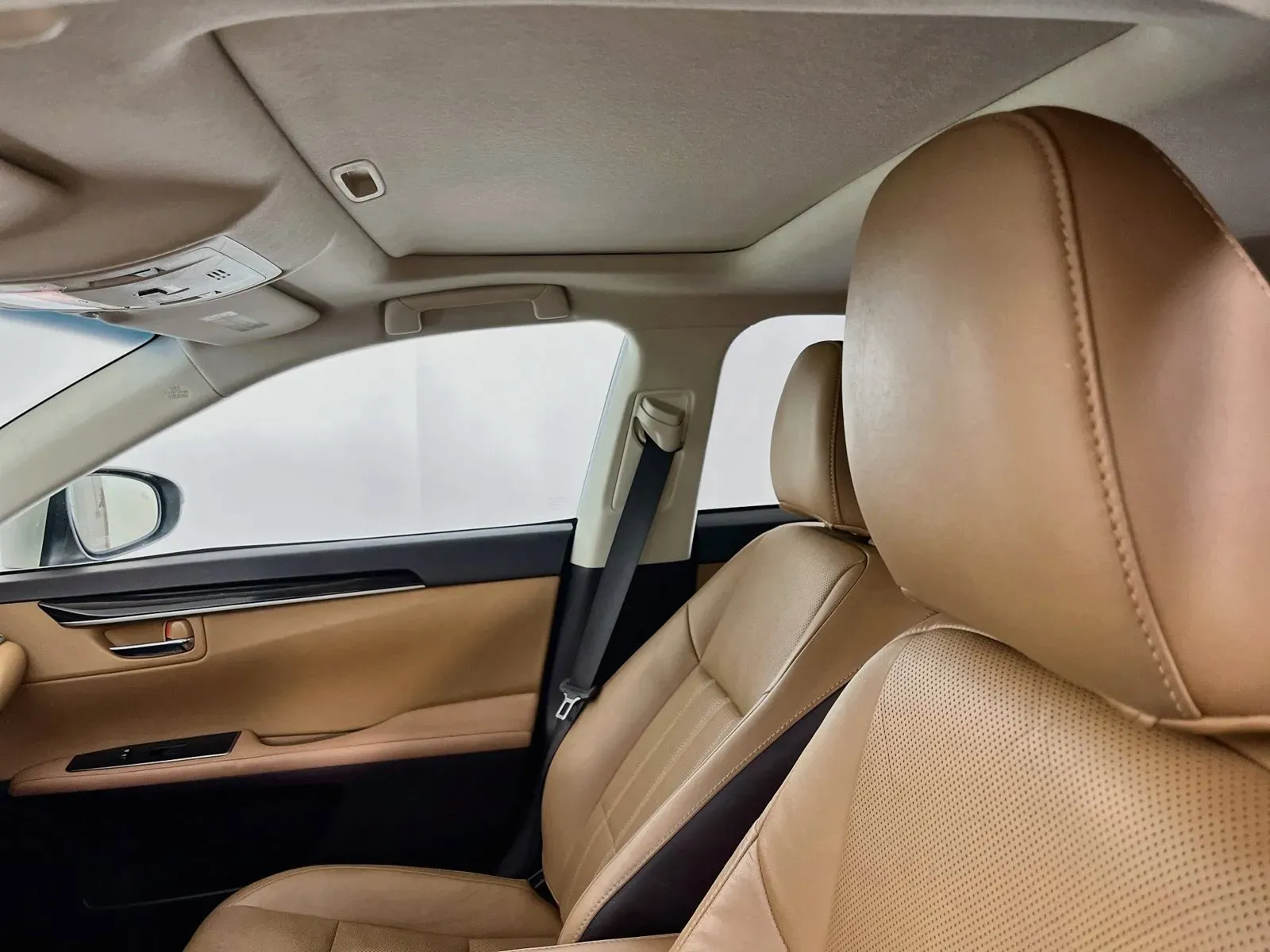 Lexus ES photo 25