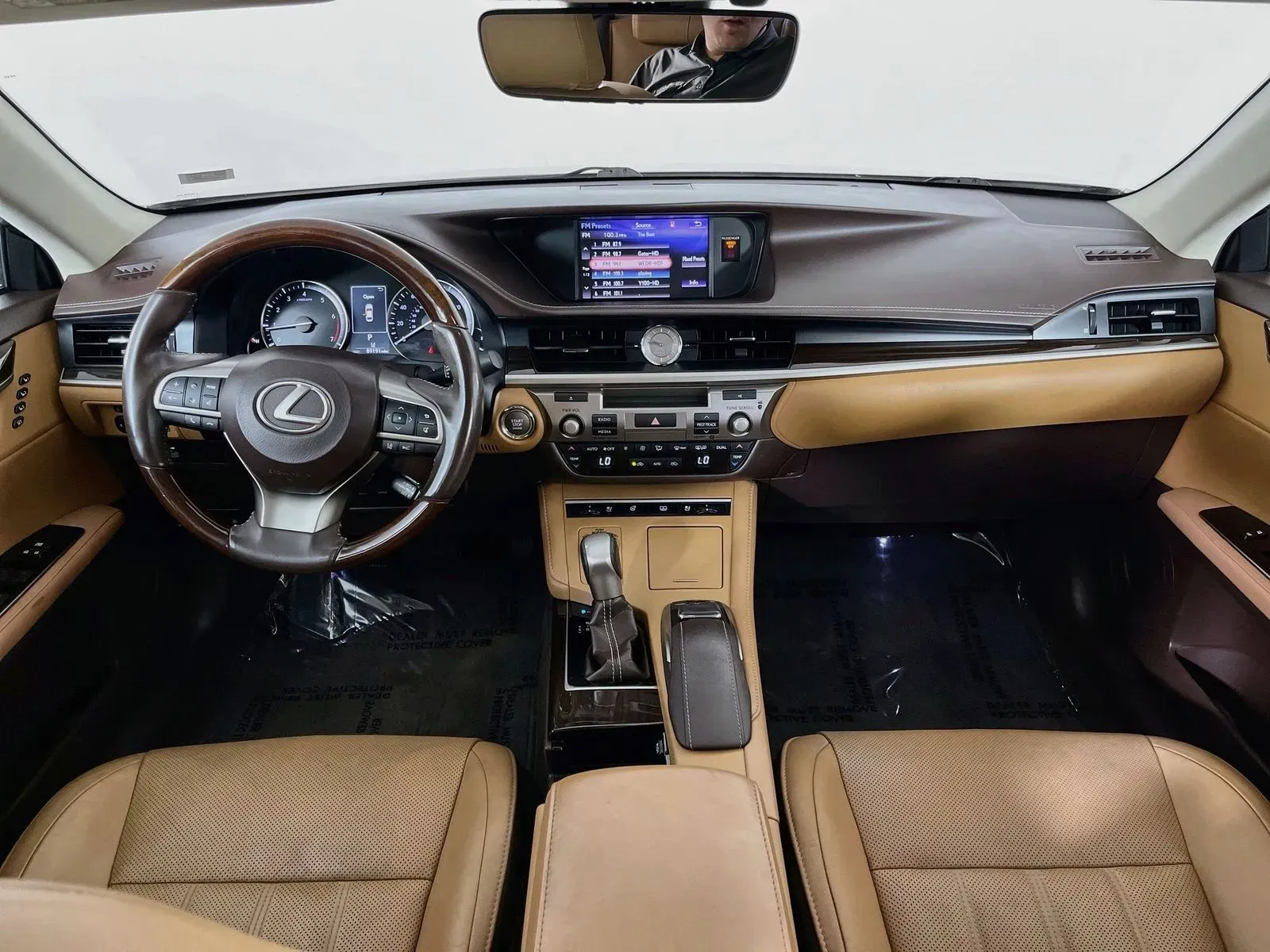 Lexus ES photo 12