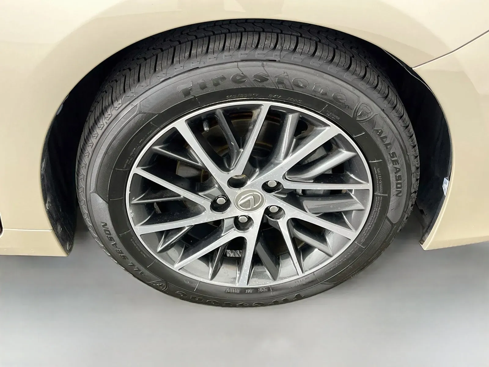 Lexus ES photo 39