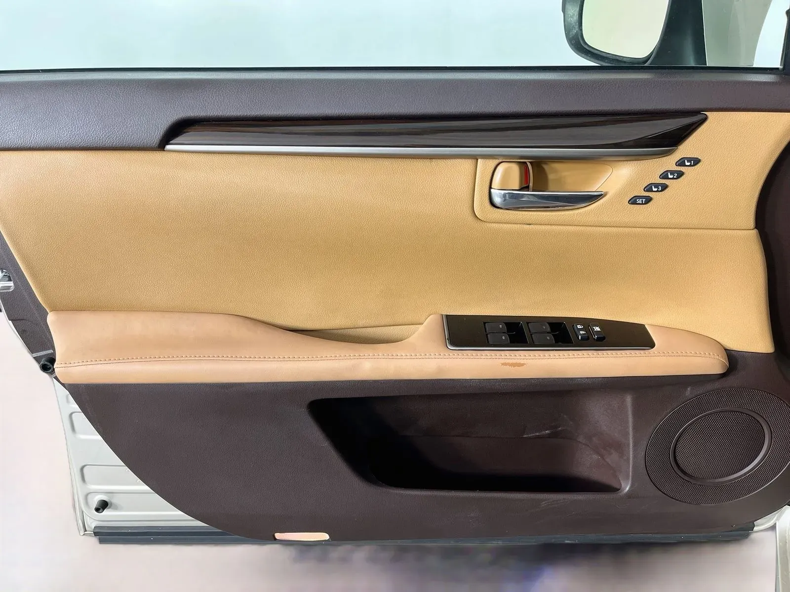 Lexus ES photo 28