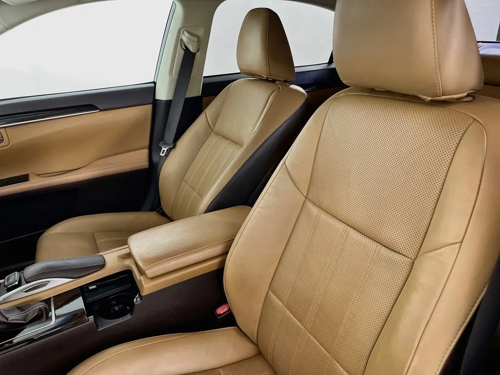 Lexus ES photo 31