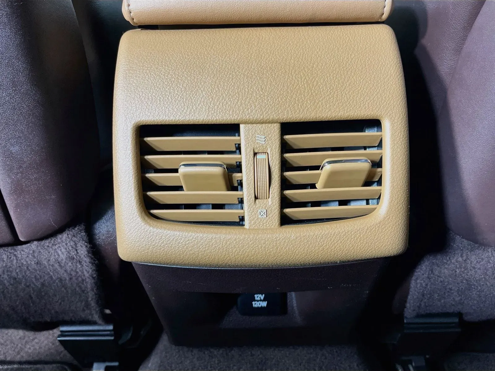 Lexus ES photo 34