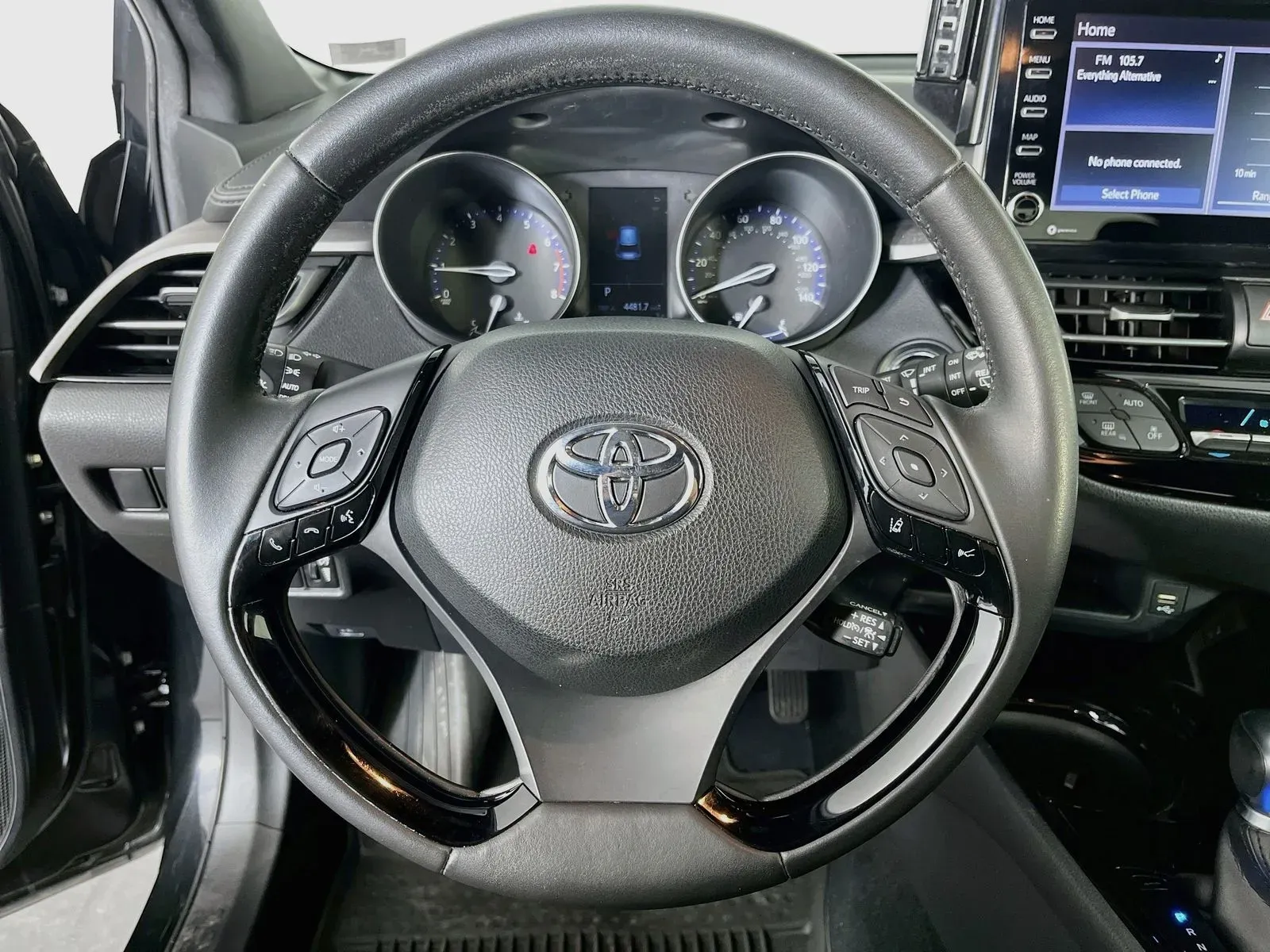 Toyota C-HR photo 14