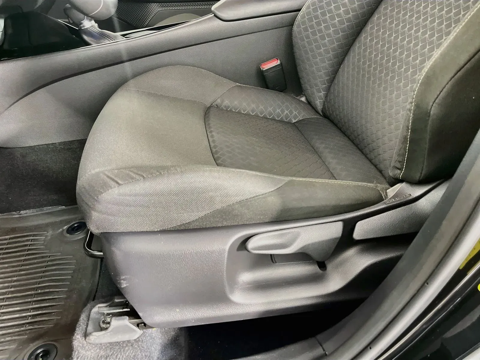 Toyota C-HR photo 26