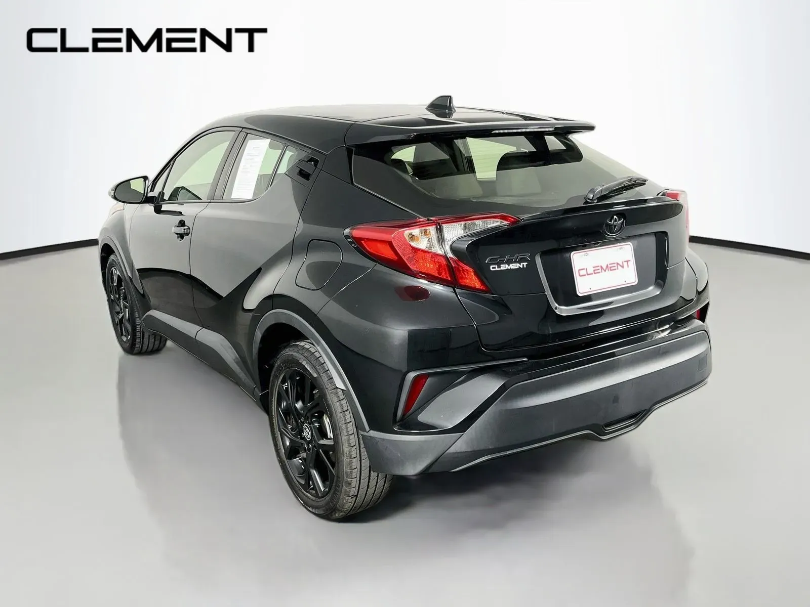 Toyota C-HR photo 9