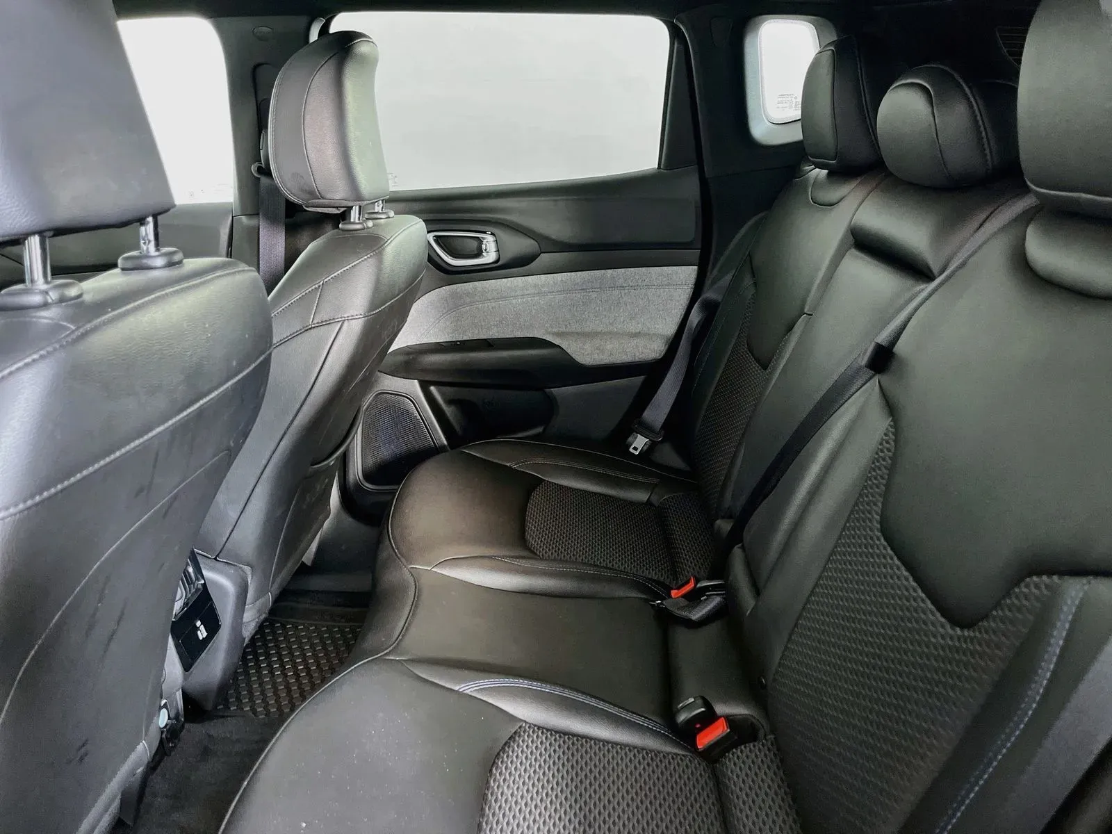 Jeep Compass photo 33