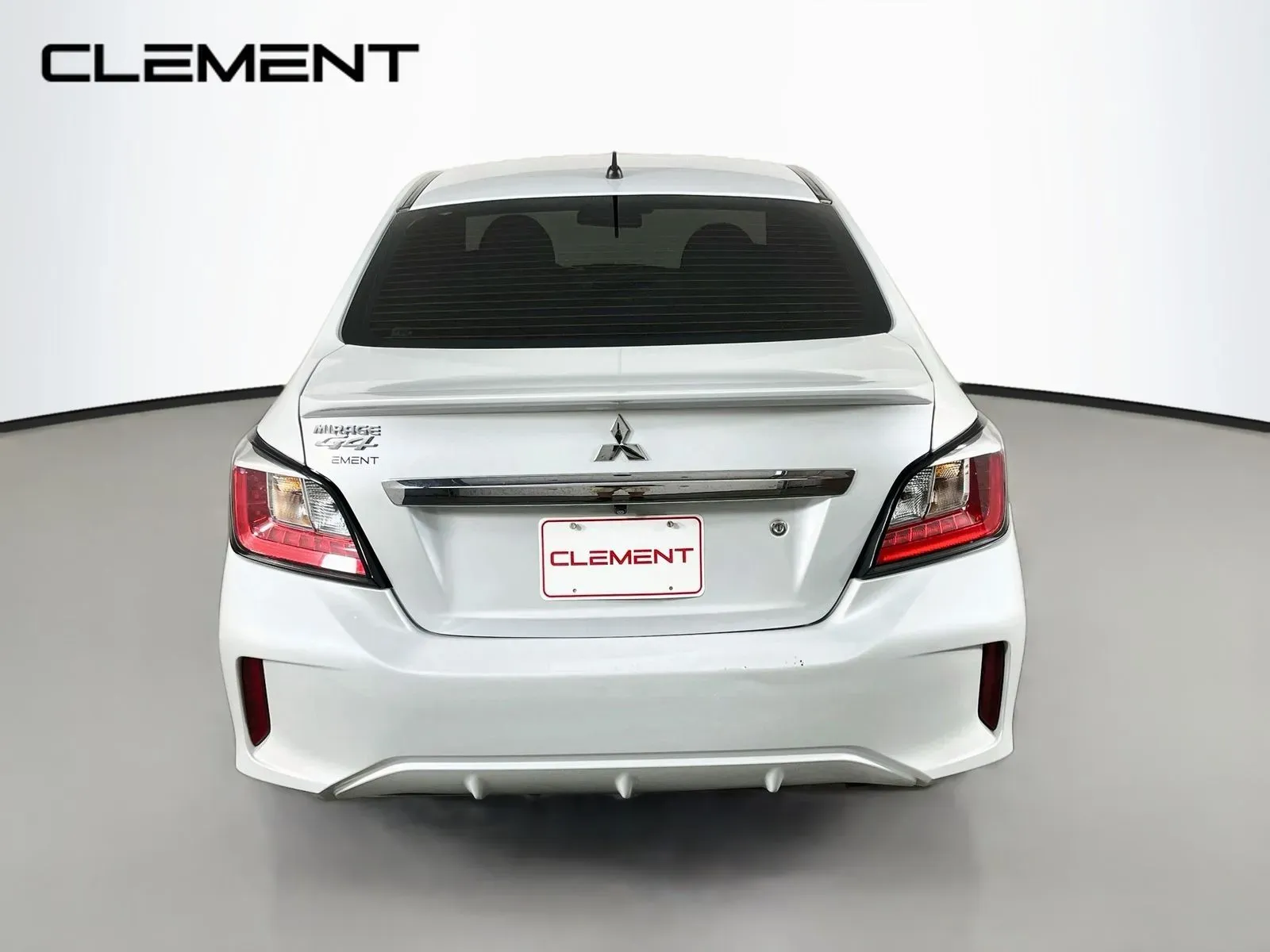 Mitsubishi Mirage G4 photo 8