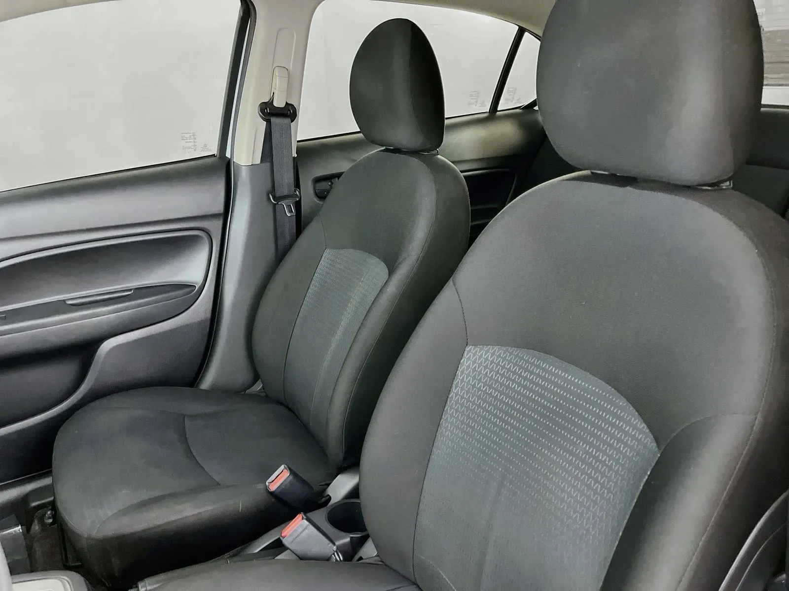 Mitsubishi Mirage G4 photo 27