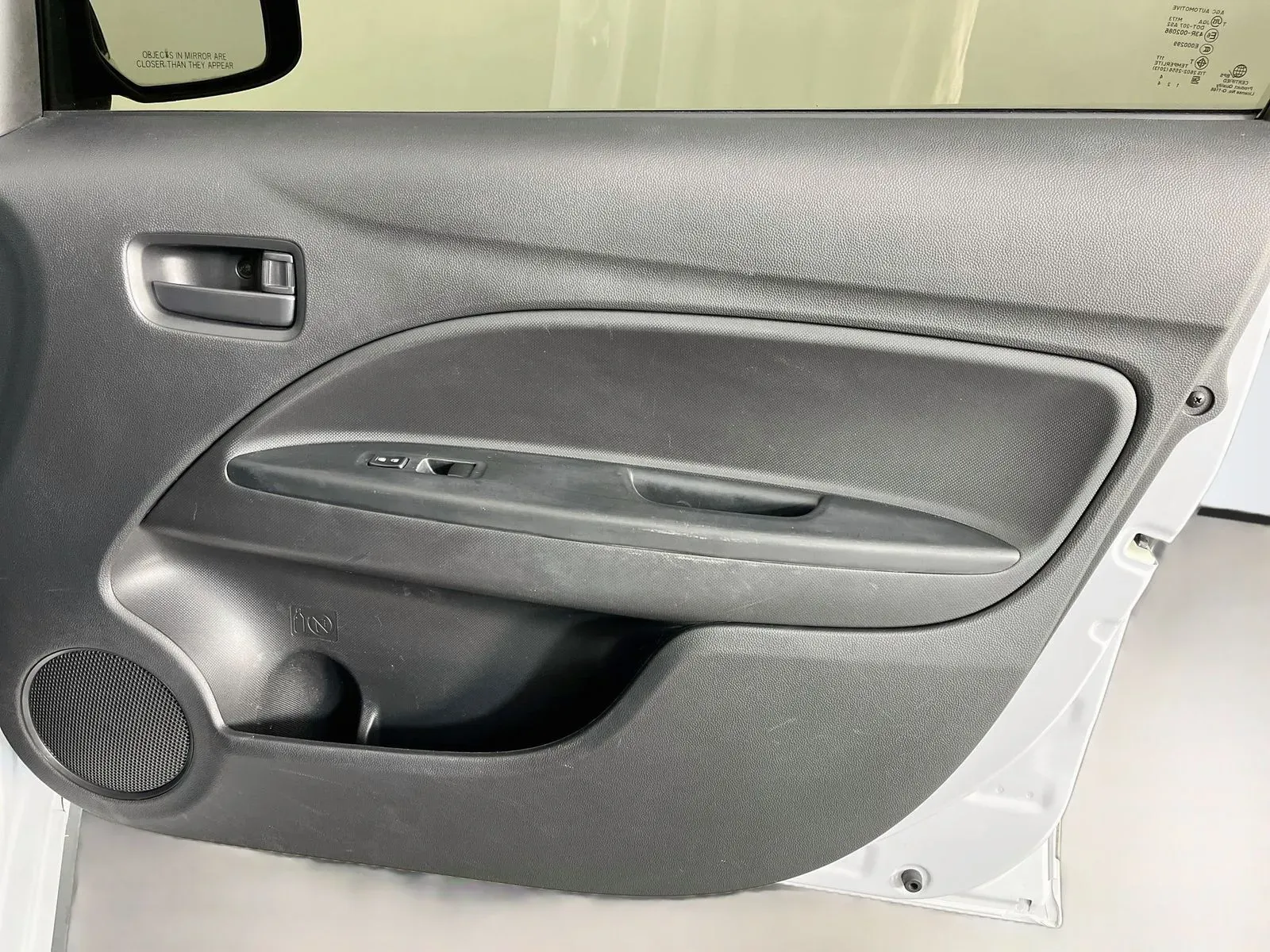 Mitsubishi Mirage G4 photo 33