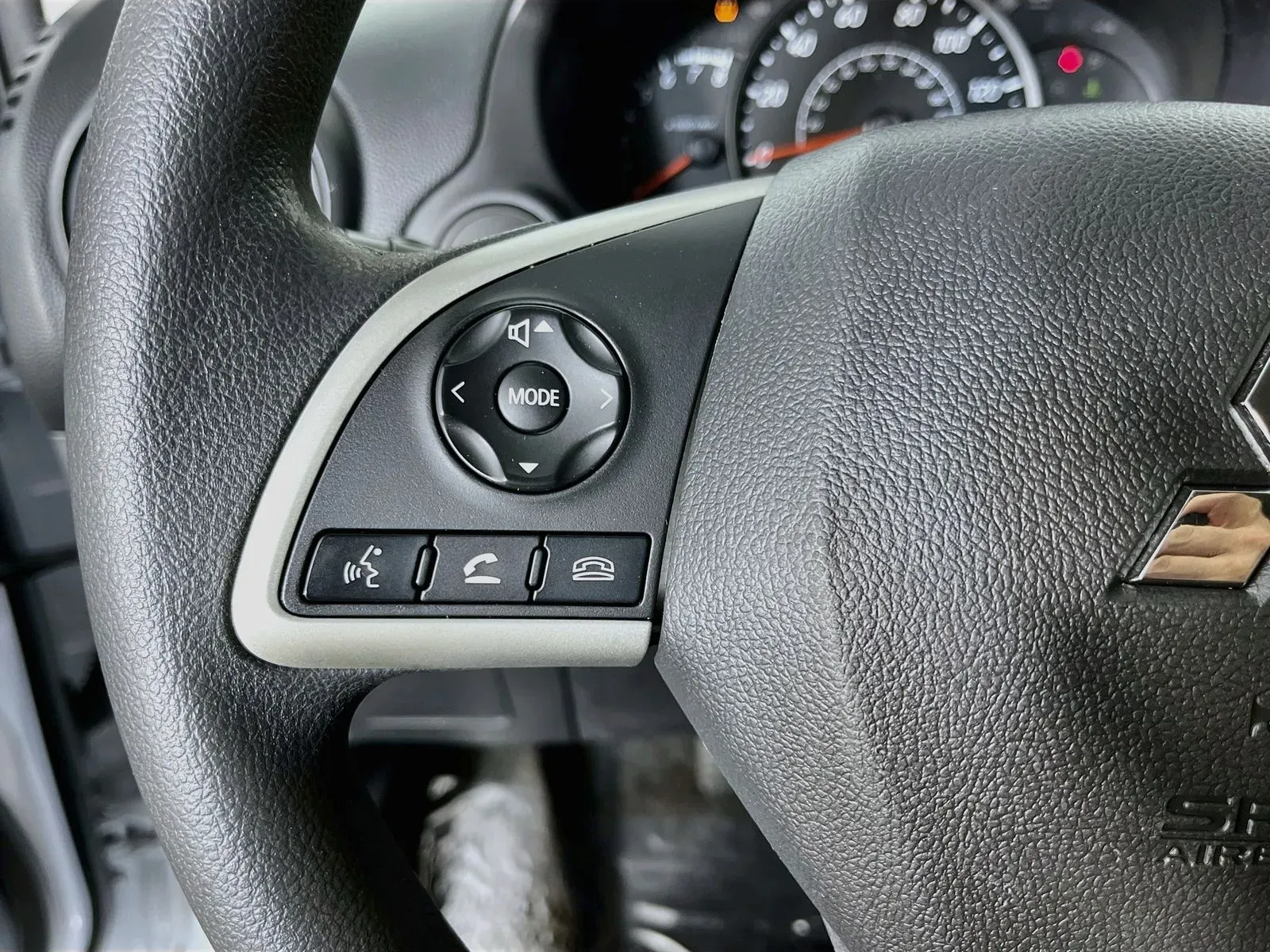 Mitsubishi Mirage G4 photo 15