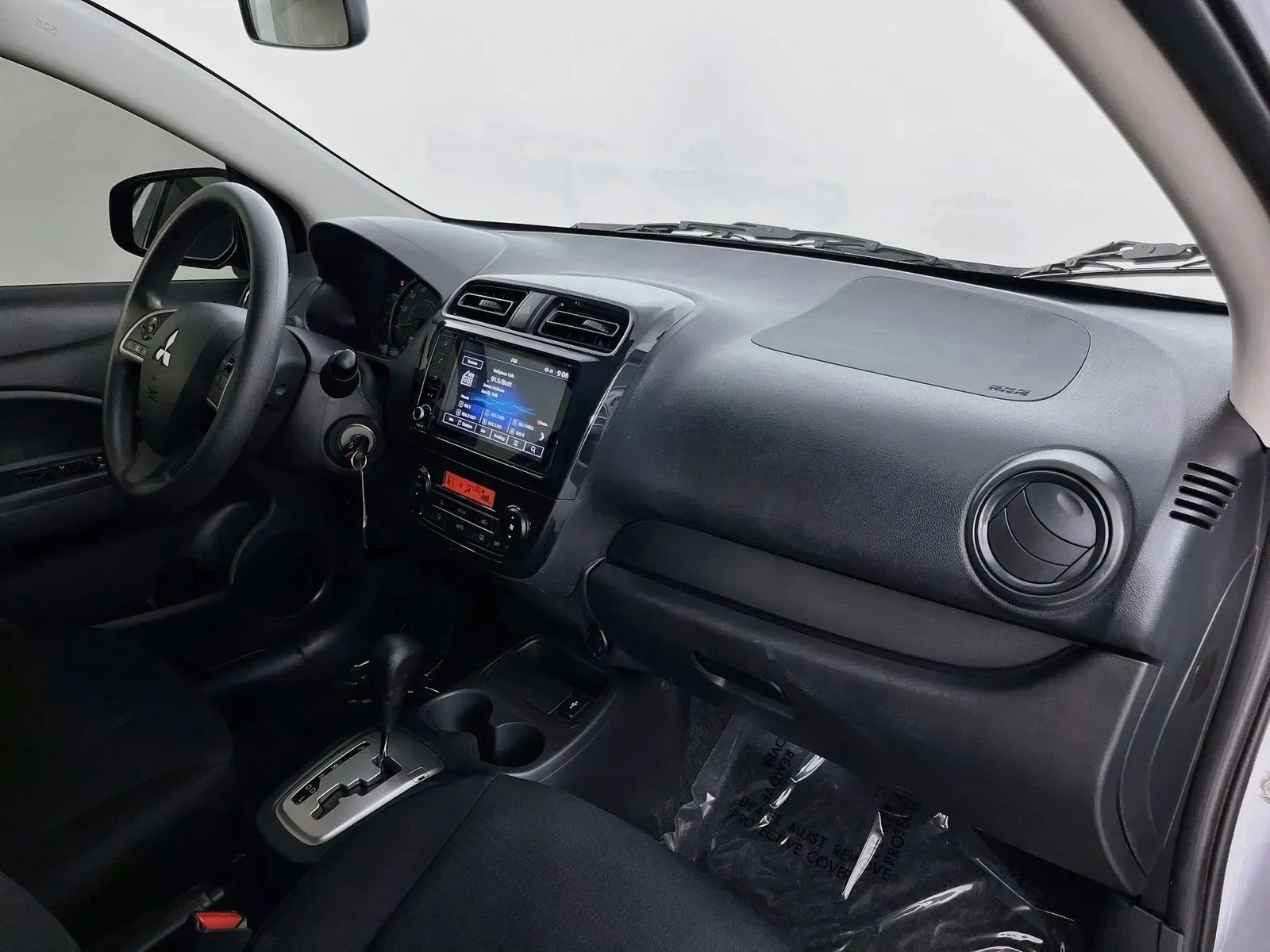 Mitsubishi Mirage G4 photo 32