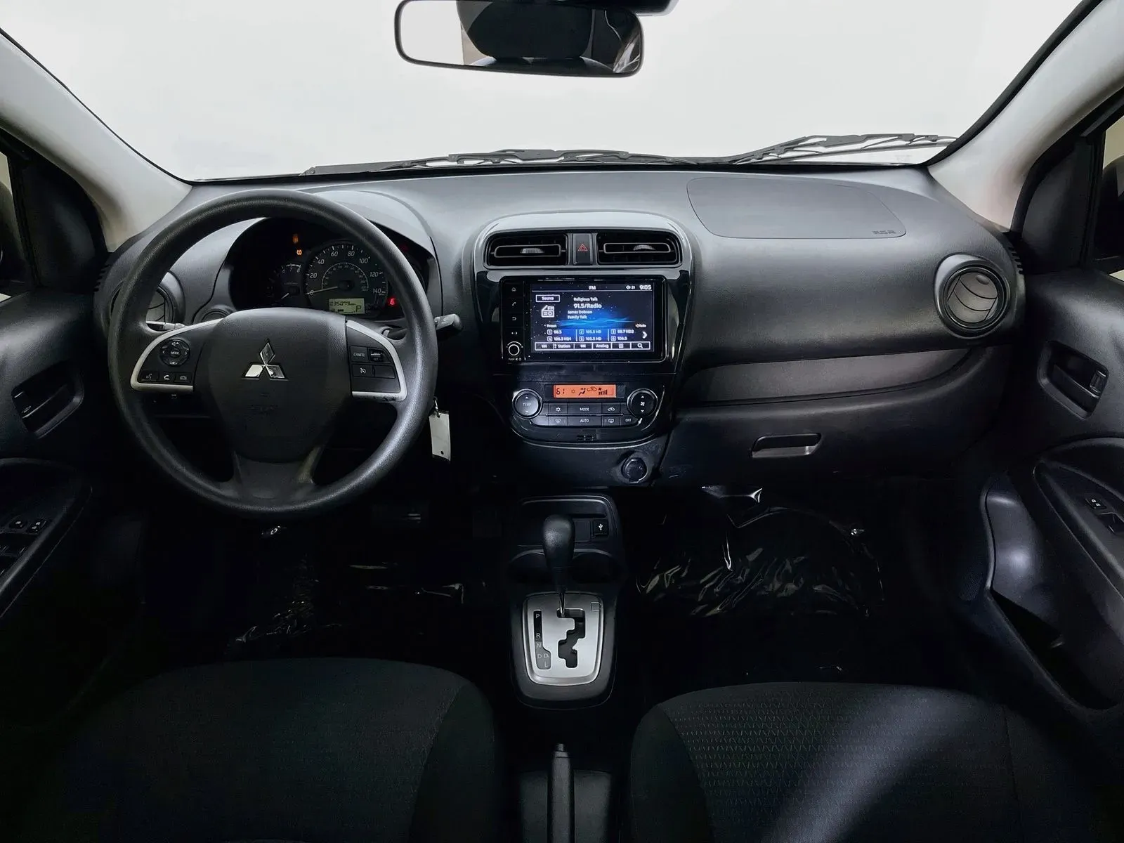 Mitsubishi Mirage G4 photo 12