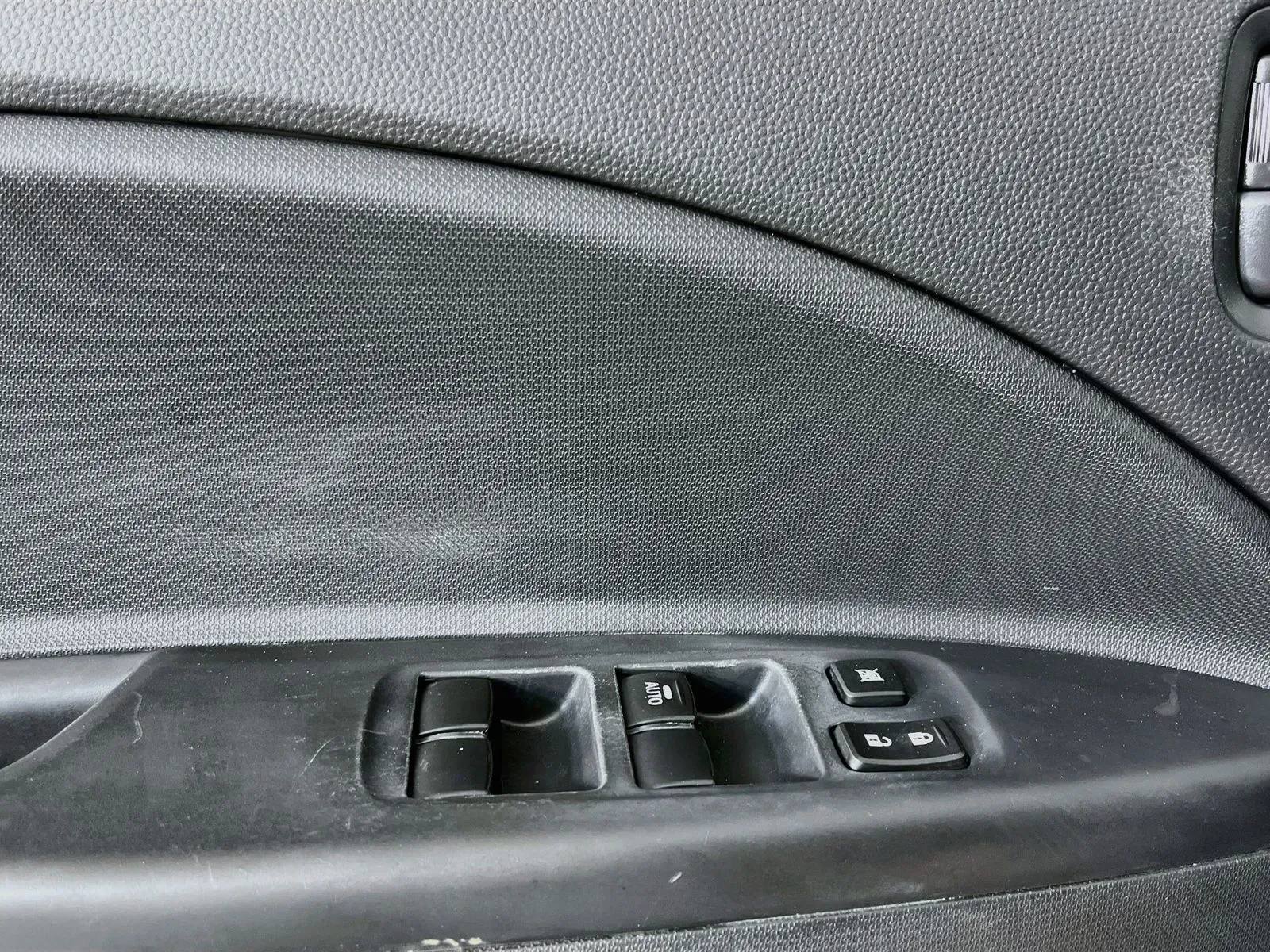 Mitsubishi Mirage G4 photo 24