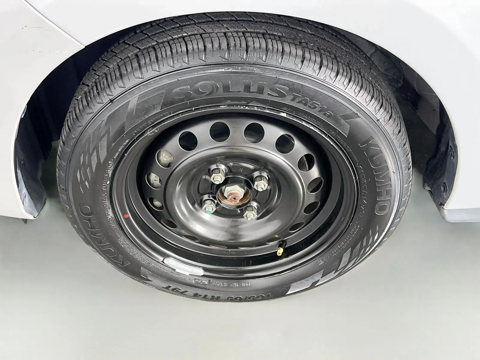 Mitsubishi Mirage G4 photo 34