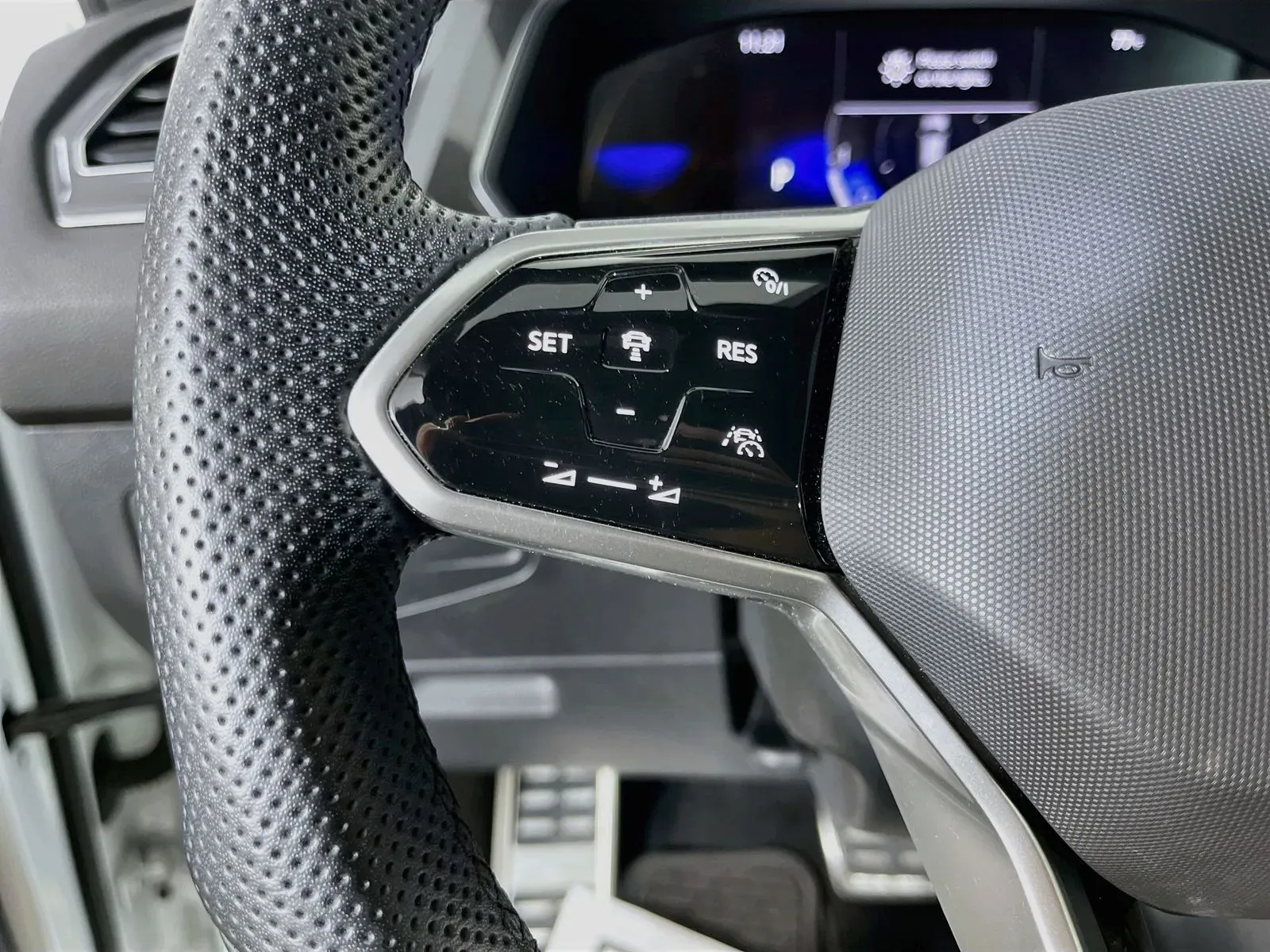 Volkswagen Tiguan photo 14