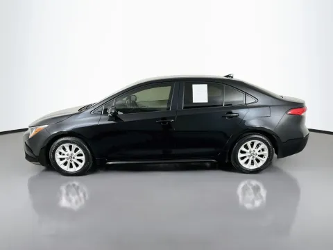 More photos of 2021 Toyota Corolla LE at Clement Pre-Owned, MO