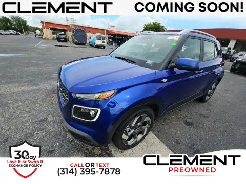 Blue 2024 Hyundai Venue Limited for sale in Florissant, MO