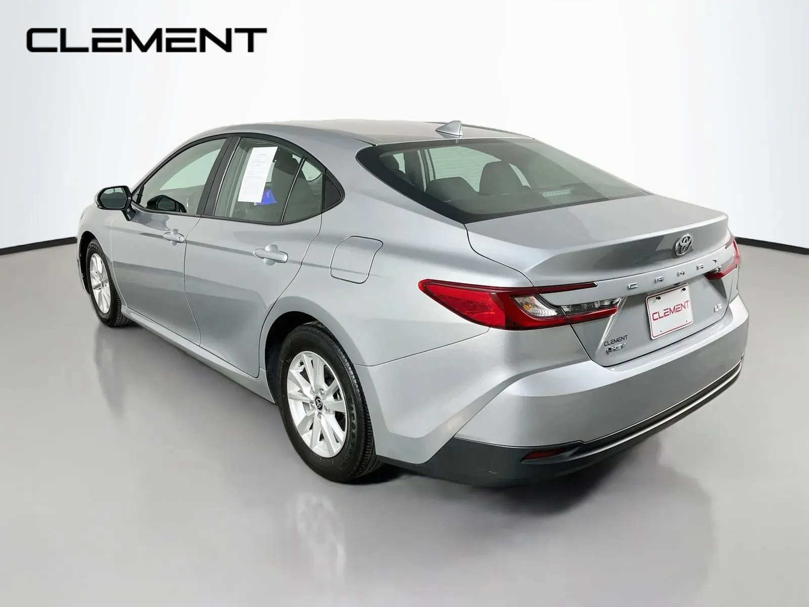 Toyota Camry photo 9