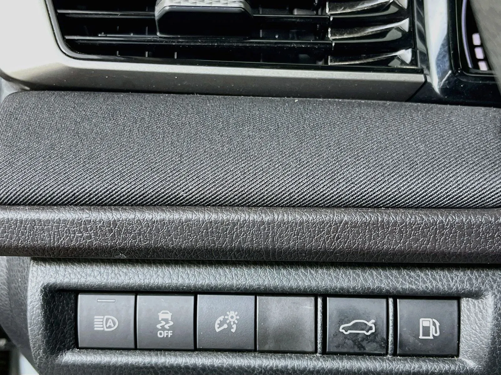 Toyota Camry photo 13