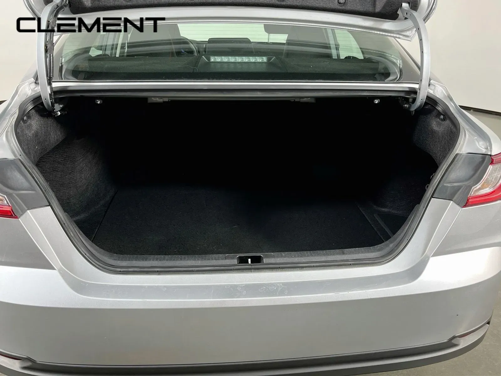 Toyota Camry photo 10