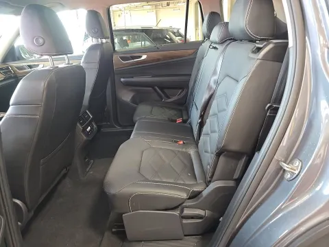 More photos of 2025 Volkswagen Atlas 2.0T SE w/Technology at Clement Pre-Owned, MO