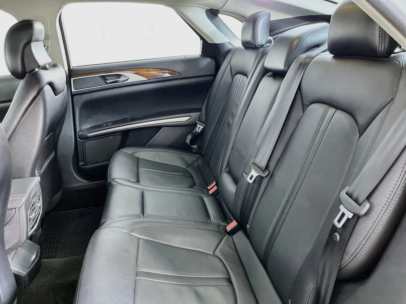 Lincoln MKZ photo 28