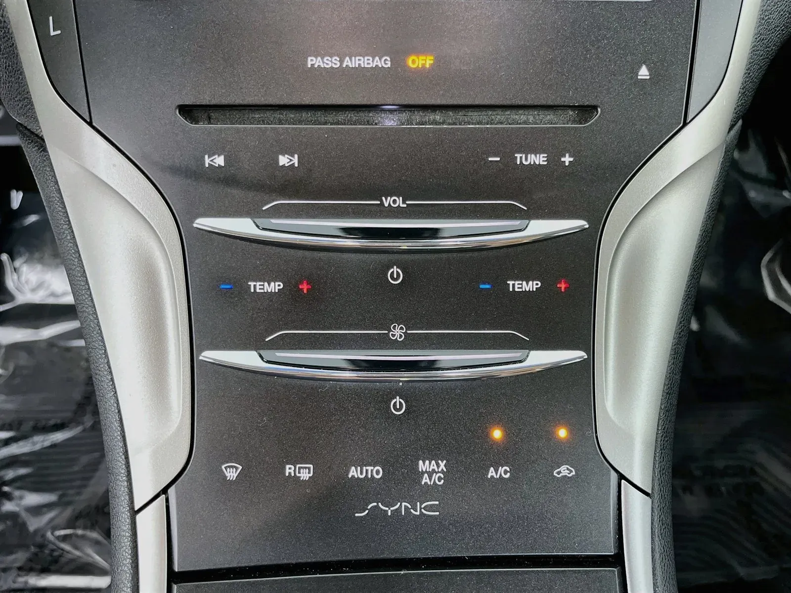 Lincoln MKZ photo 19
