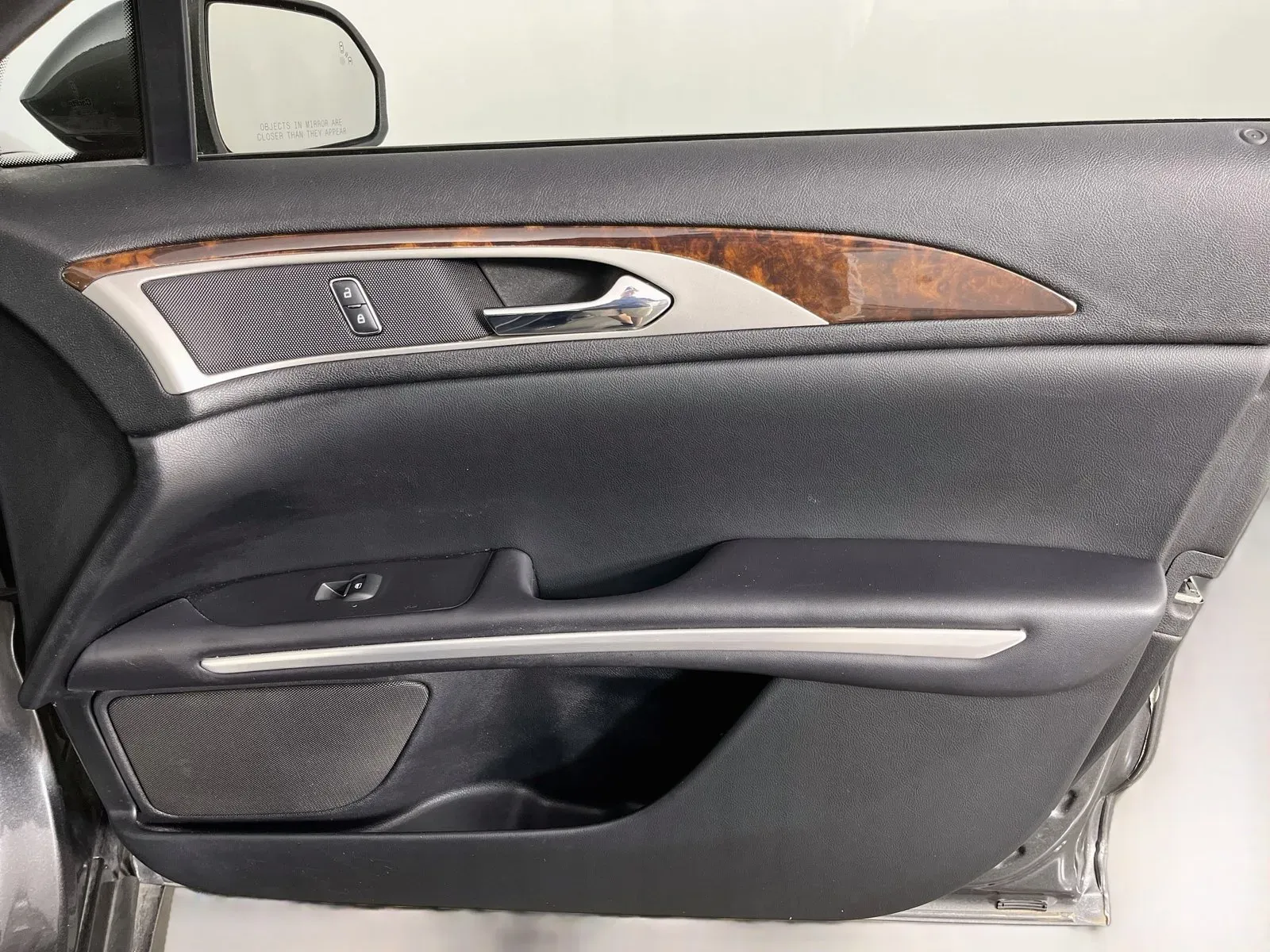 Lincoln MKZ photo 32
