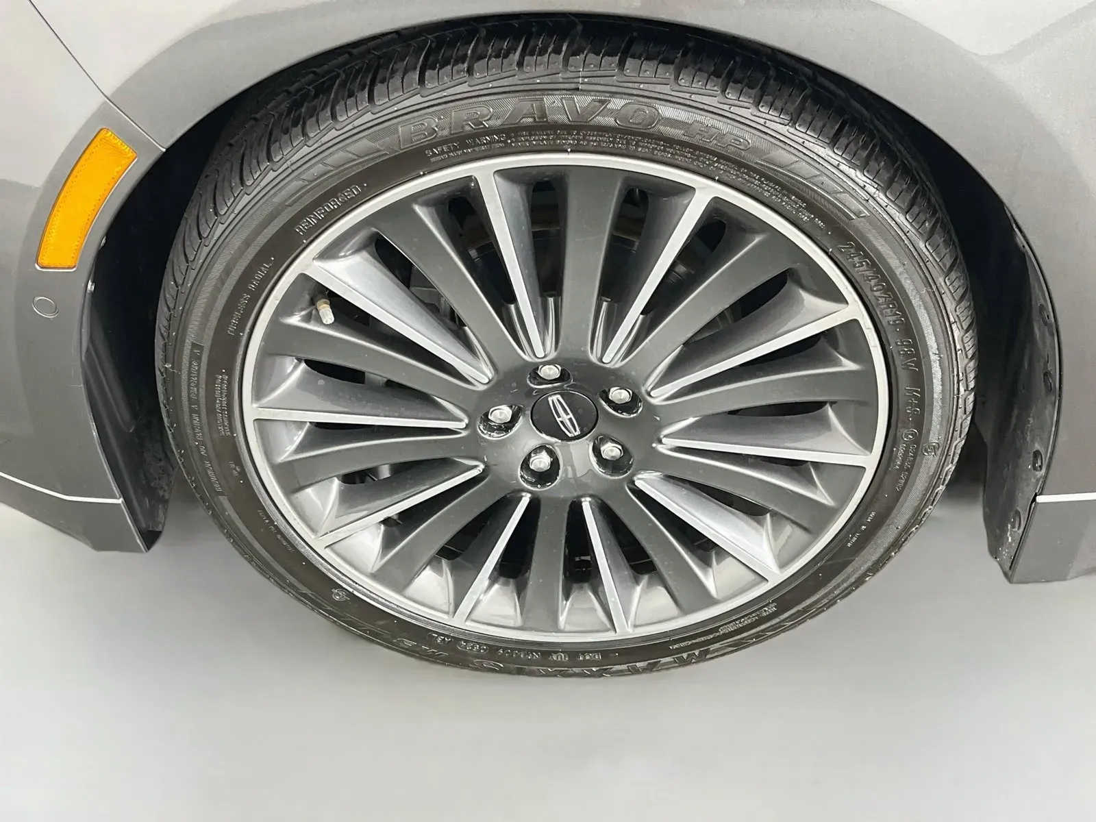 Lincoln MKZ photo 33