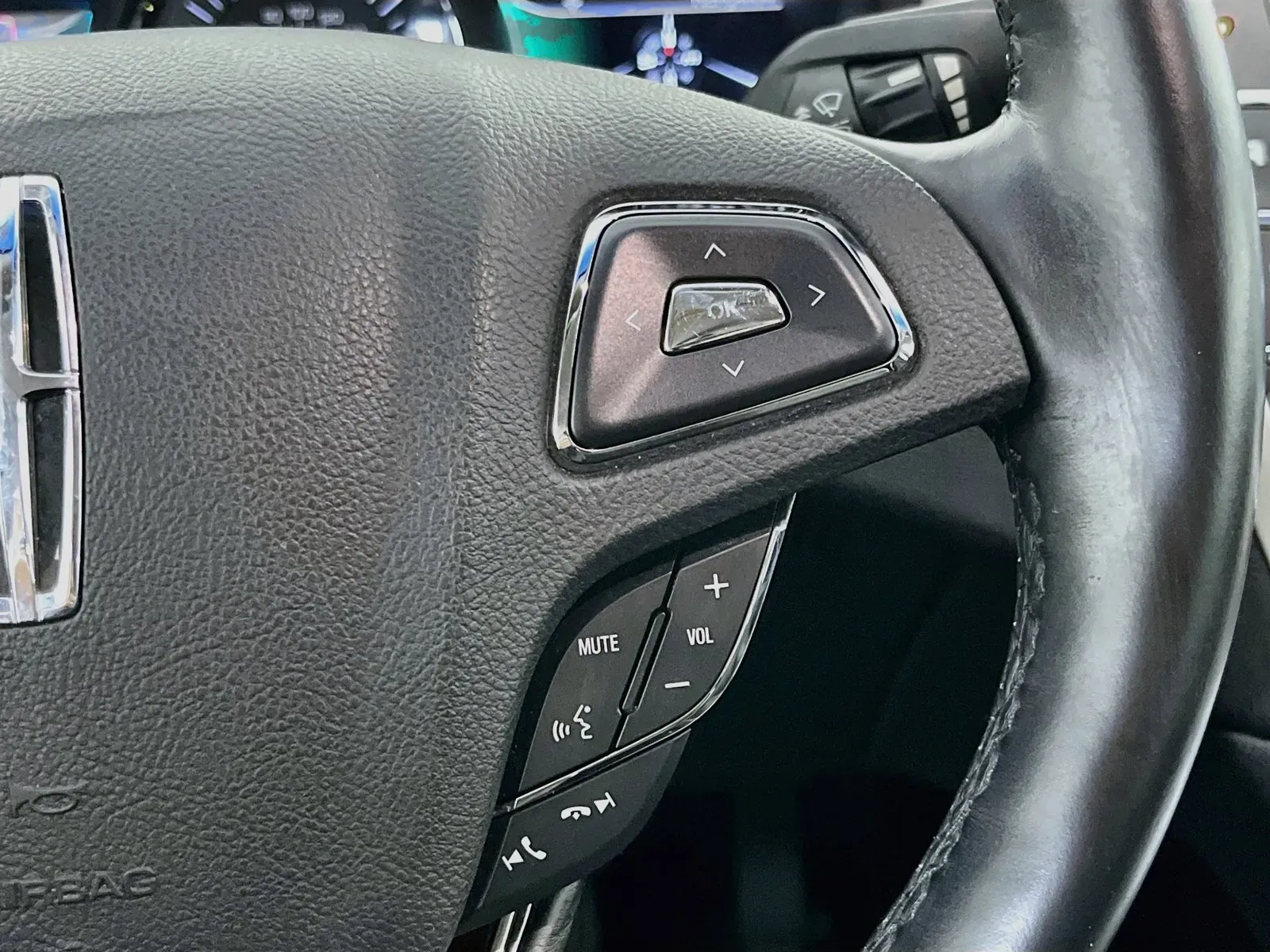 Lincoln MKZ photo 14