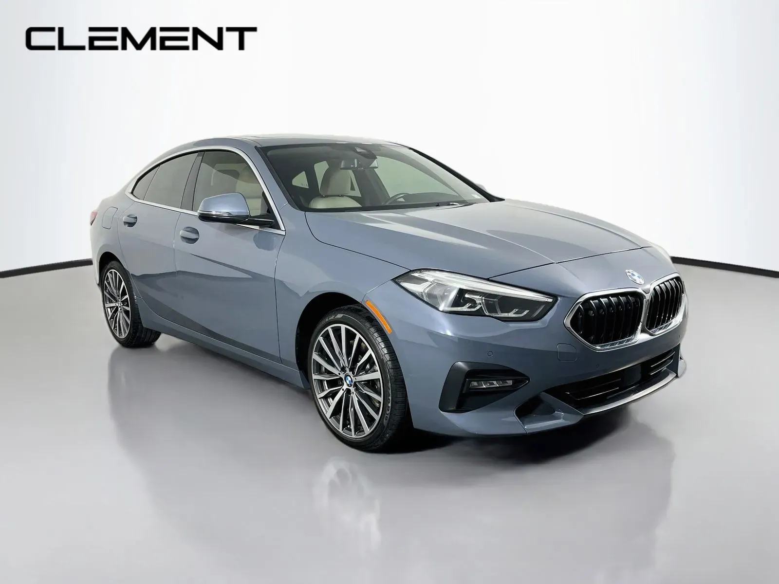 BMW 2 Series photo 4