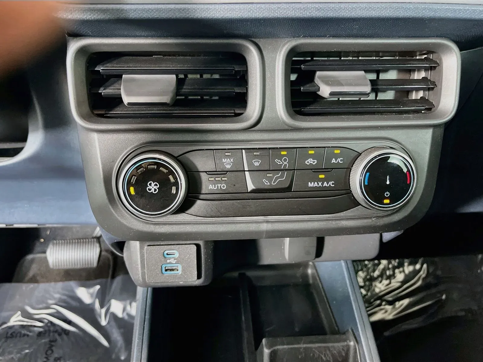 Ford Maverick photo 22