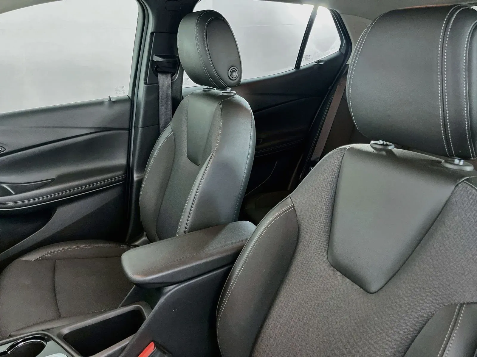 Buick Encore GX photo 27