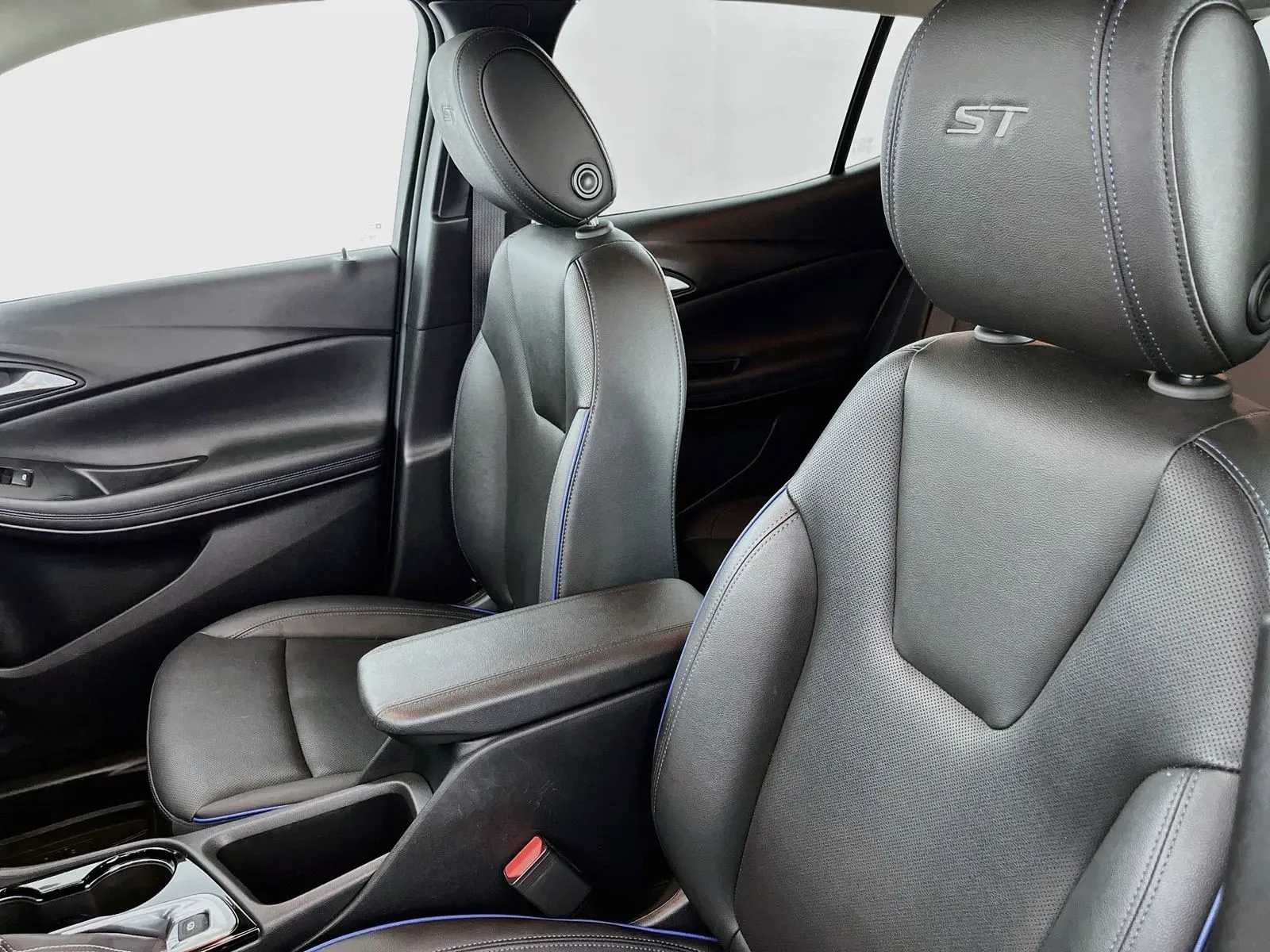 Buick Encore GX photo 25