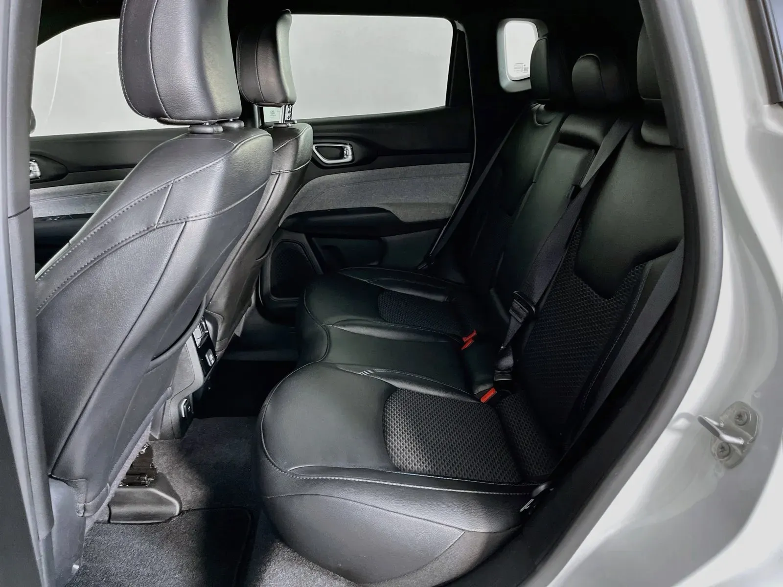 Jeep Compass photo 32