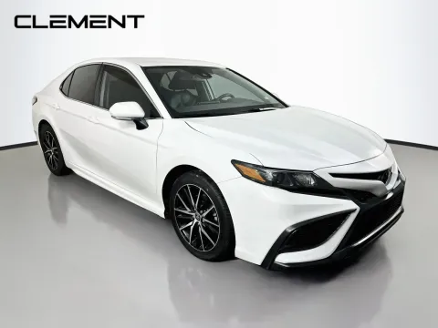More photos of 2023 Toyota Camry SE at Clement Pre-Owned, MO