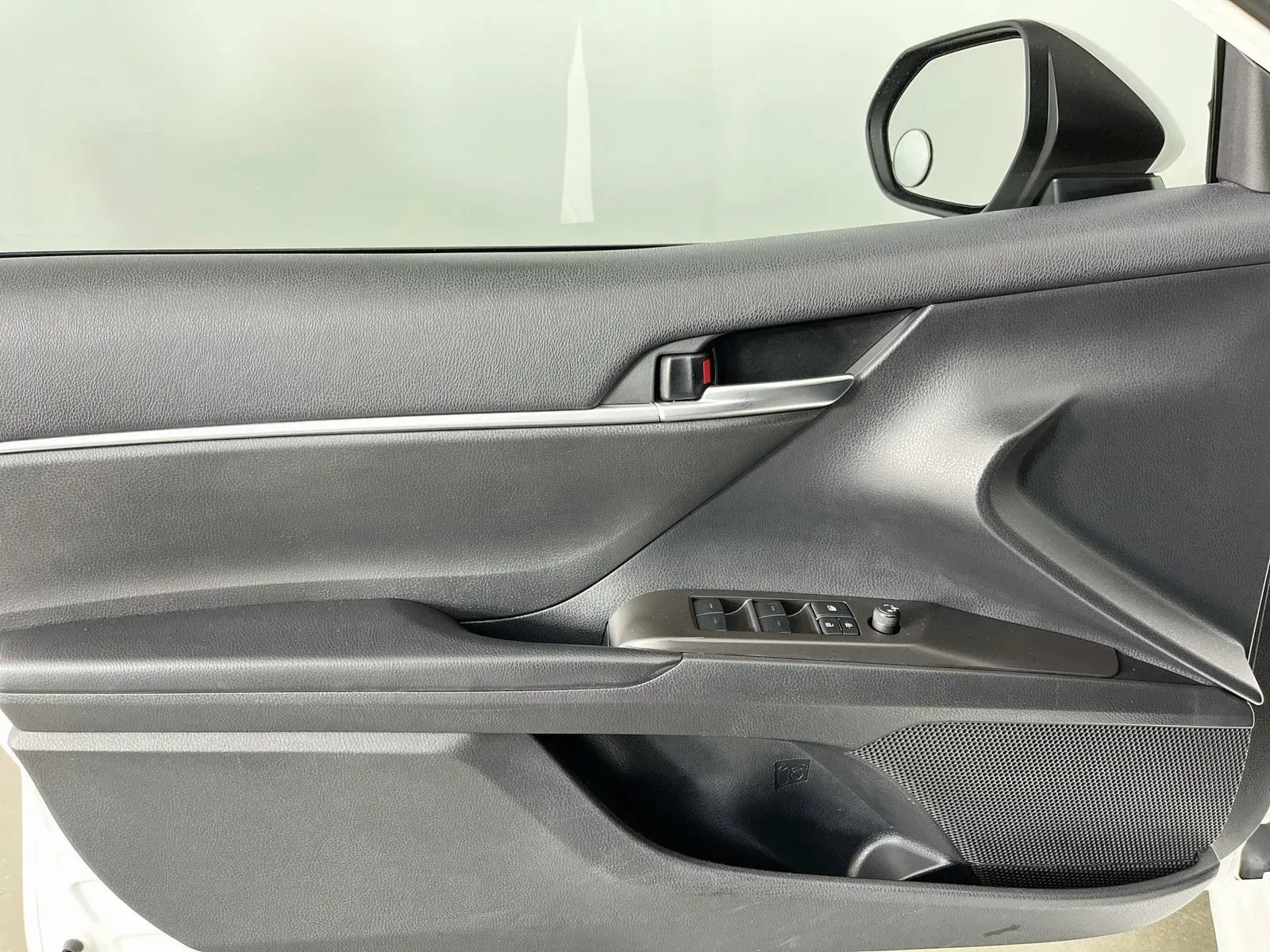 Toyota Camry photo 25